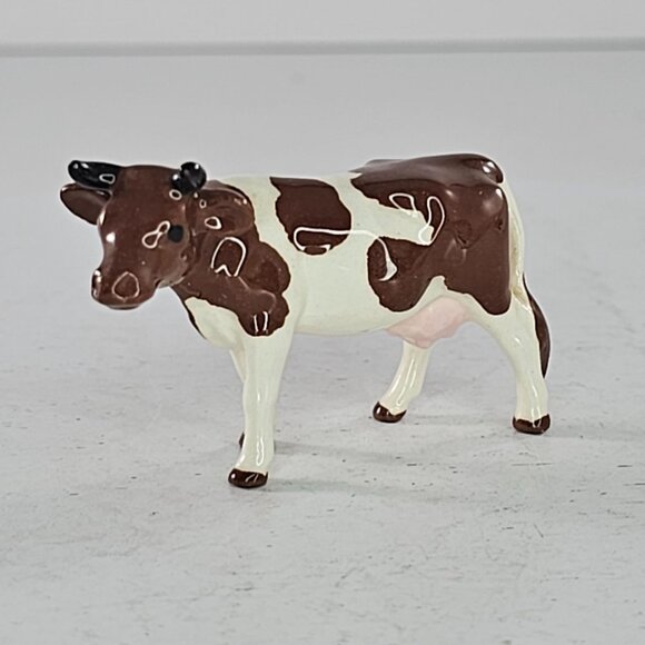 Hagen Renaker Guernsey Cow Black Horned Version Miniature Figurine - Picture 2 of 8